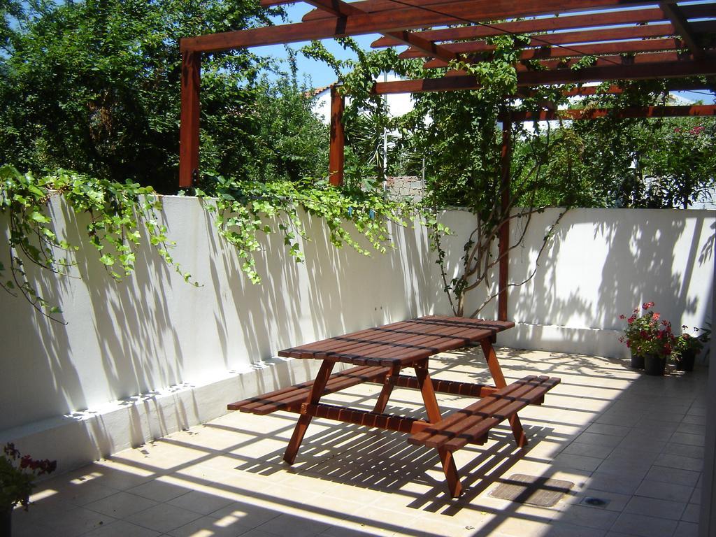 Hotel Pansion Chrisa à Skiathos Chora Extérieur photo