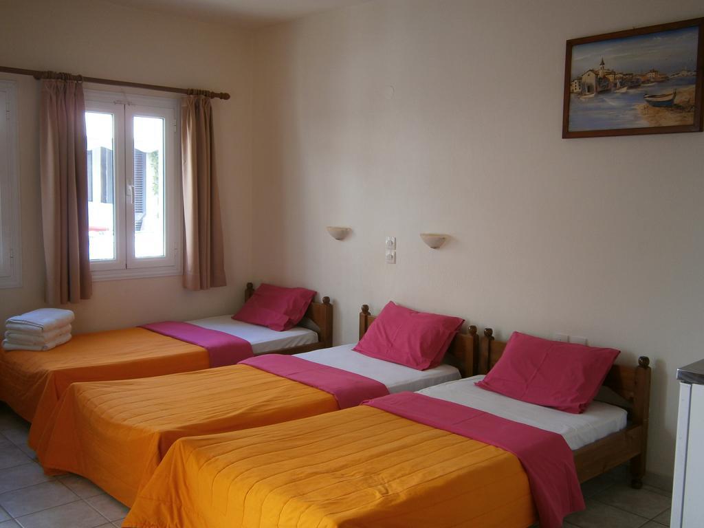 Hotel Pansion Chrisa à Skiathos Chora Extérieur photo