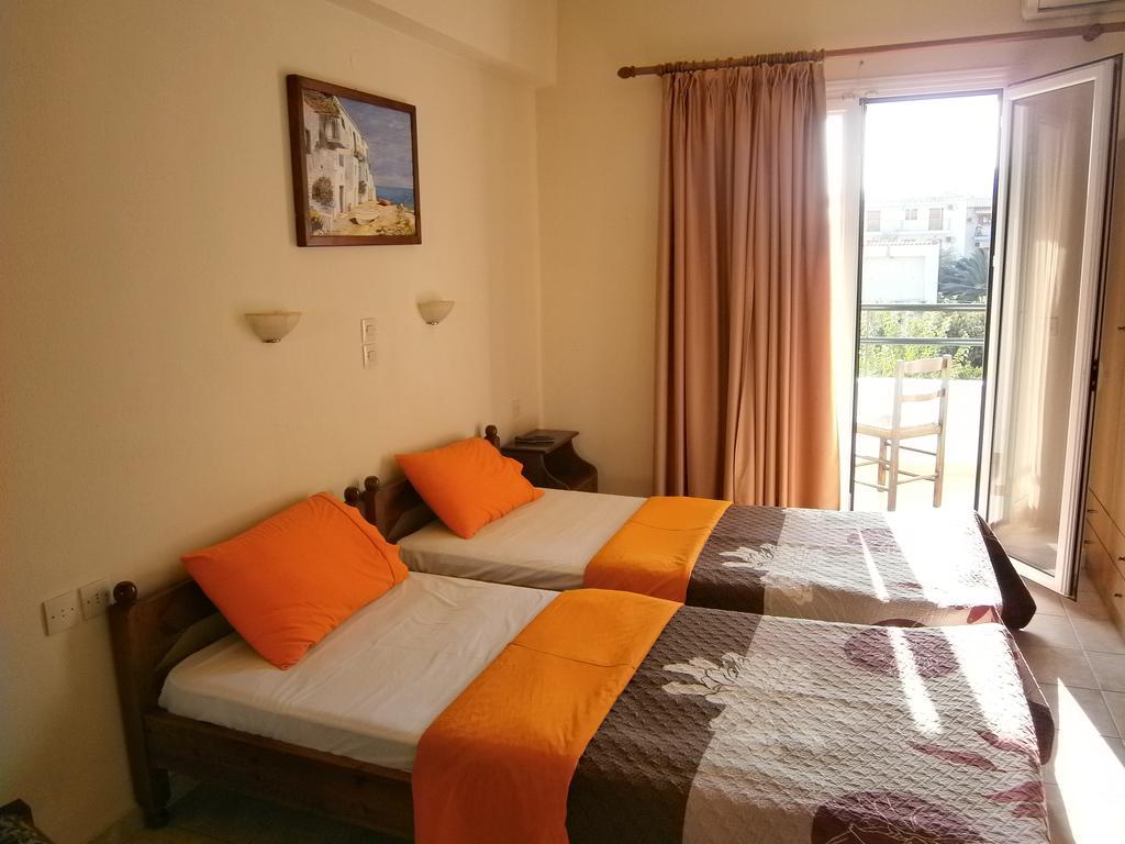 Hotel Pansion Chrisa à Skiathos Chora Extérieur photo