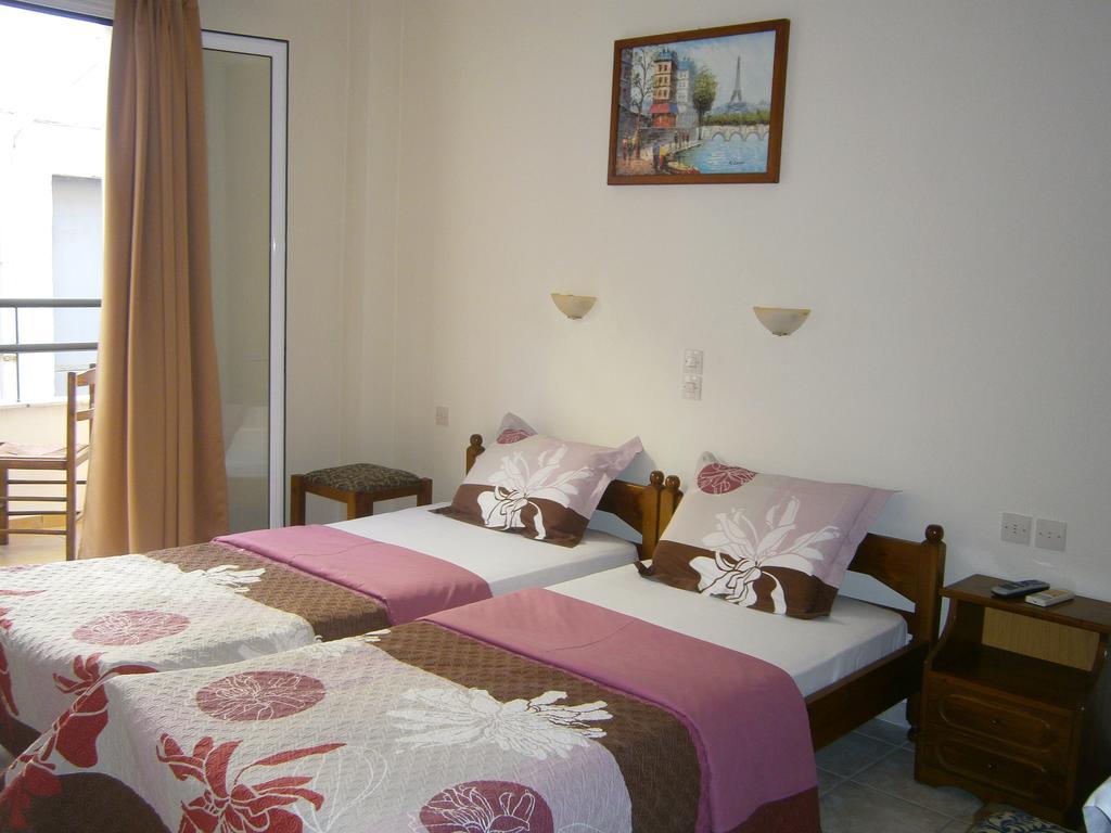 Hotel Pansion Chrisa à Skiathos Chora Extérieur photo
