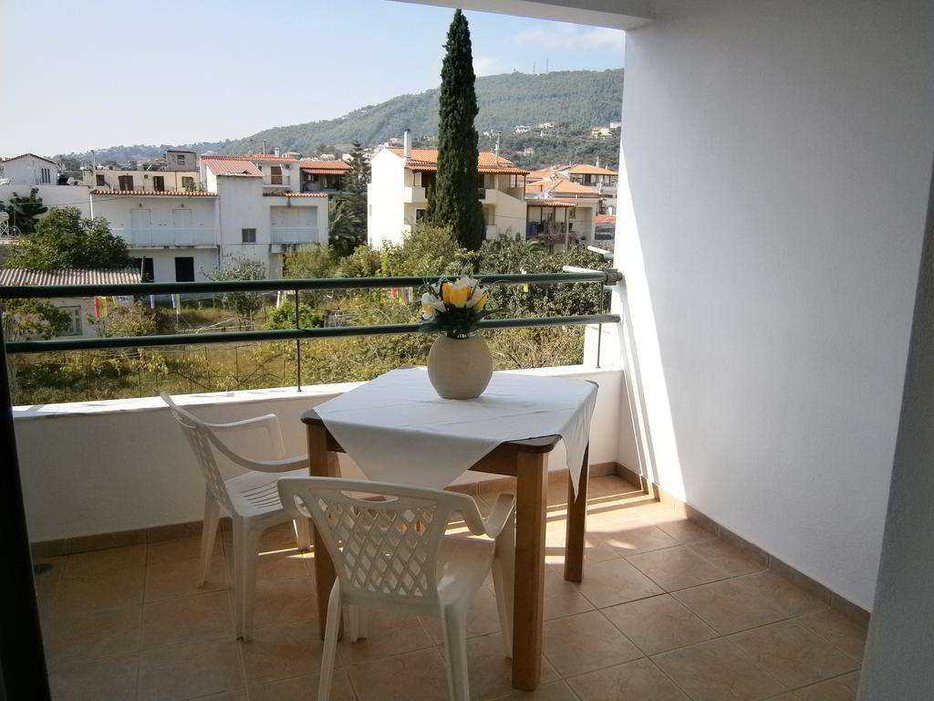 Hotel Pansion Chrisa à Skiathos Chora Extérieur photo