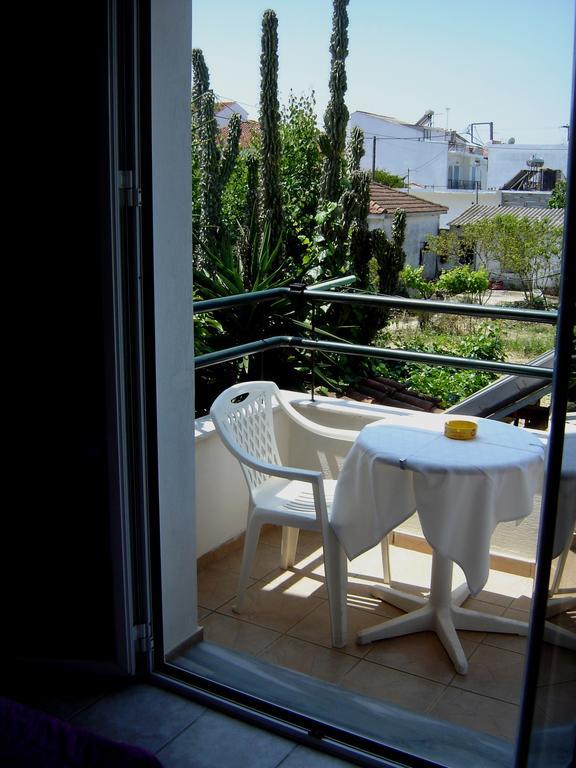 Hotel Pansion Chrisa à Skiathos Chora Extérieur photo