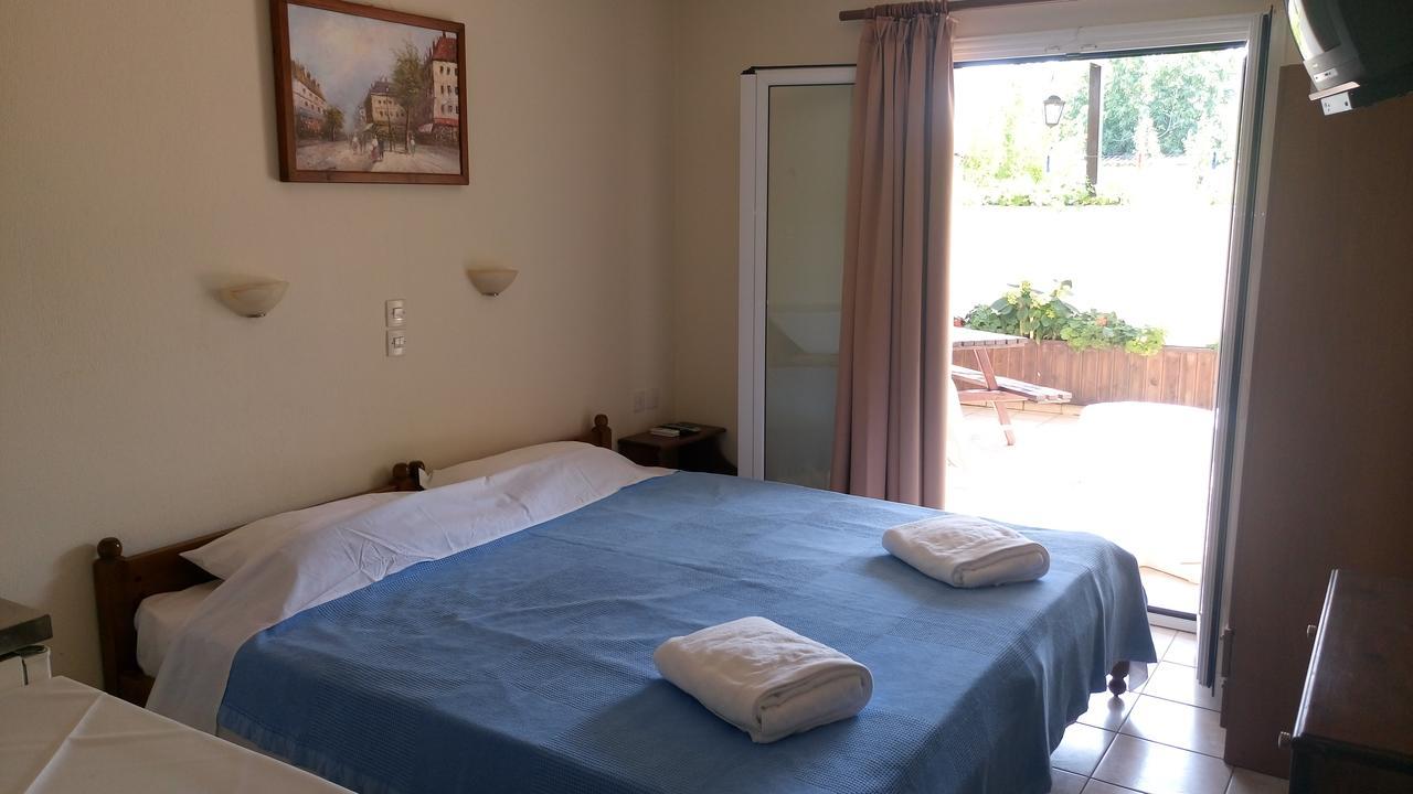 Hotel Pansion Chrisa à Skiathos Chora Extérieur photo