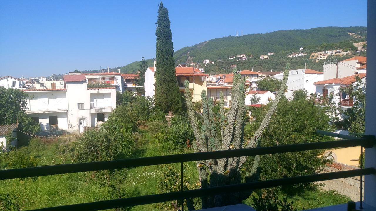 Hotel Pansion Chrisa à Skiathos Chora Extérieur photo