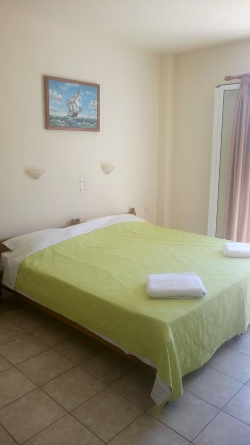 Hotel Pansion Chrisa à Skiathos Chora Extérieur photo